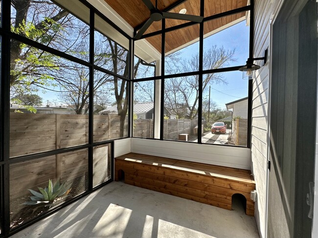 Building Photo - 5008 Lott Ave