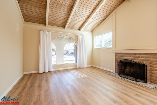 Building Photo - 6263 Malory Dr