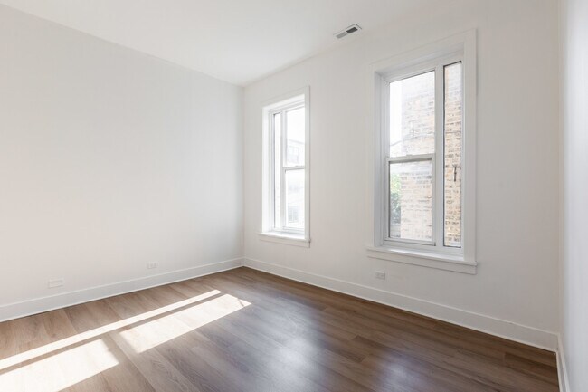 Building Photo - 1456 N Kedzie Ave