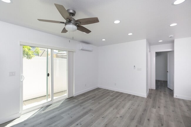 Building Photo - CHARMING Newly Constructed 1BD/BA Availabl...