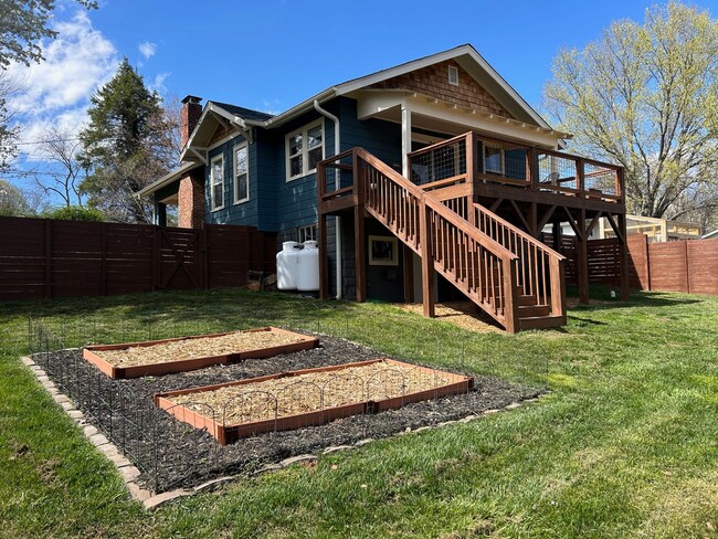 Building Photo - West AVL - Beautifully Renovated Bungalow