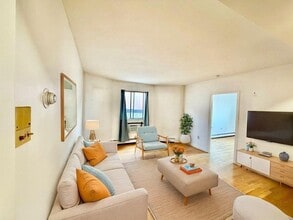 Building Photo - 21 Billings Rd