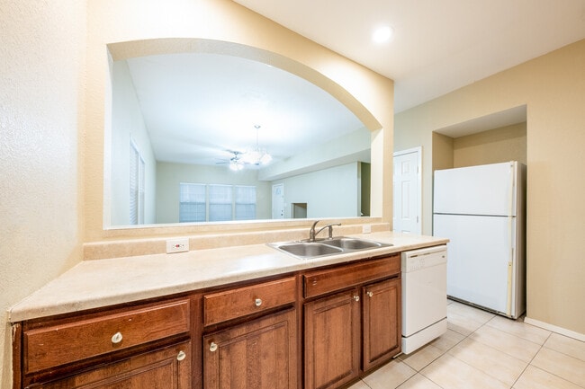 Building Photo - 2809 E 22nd St