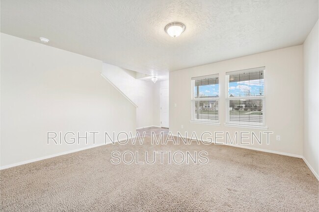 Building Photo - 1860 E Adelaide Dr