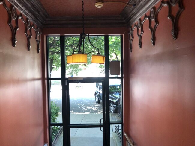 Building Photo - 7 Laidlaw Ave