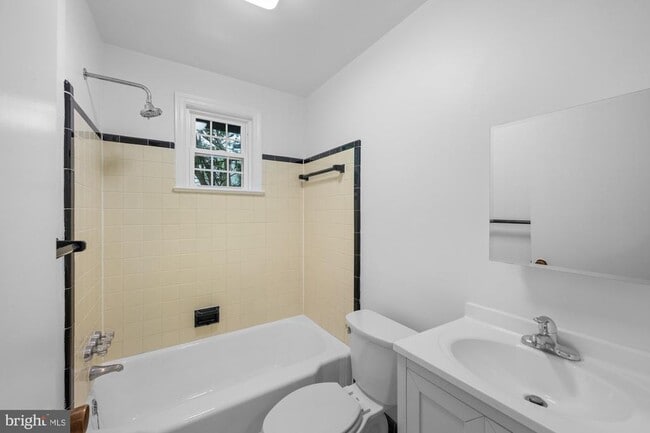 Building Photo - 2816 Ellicott St NW