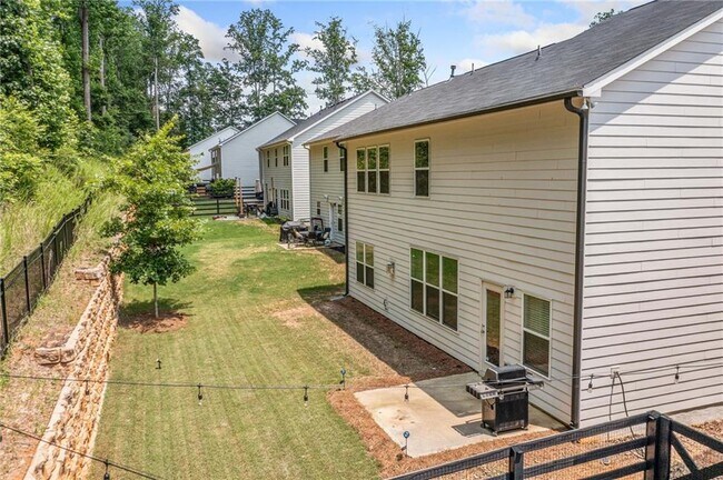 Building Photo - 157 Crest Brooke Dr