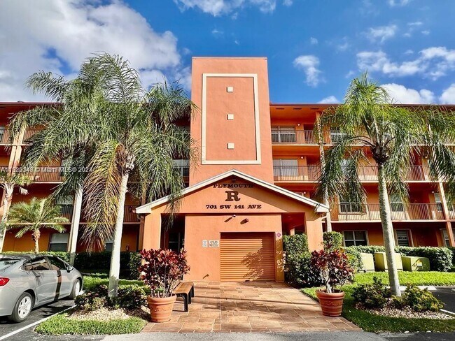 Building Photo - 701 SW 141st Ave