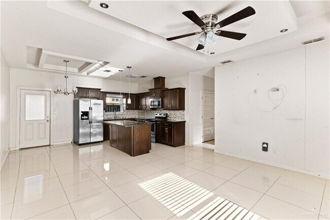 Building Photo - 1707 W Smith Dr