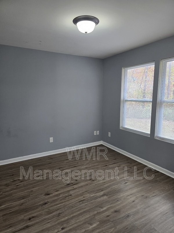 Building Photo - 912 Sherman St