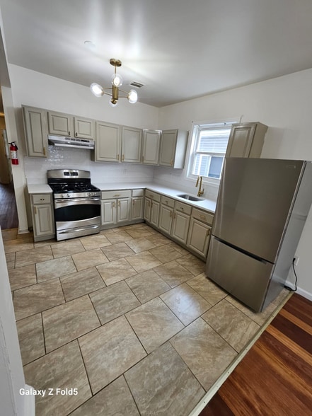 Building Photo - 95 Huntington Terrace