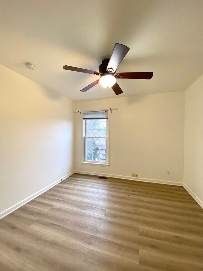 Building Photo - 1471 Bird Ave