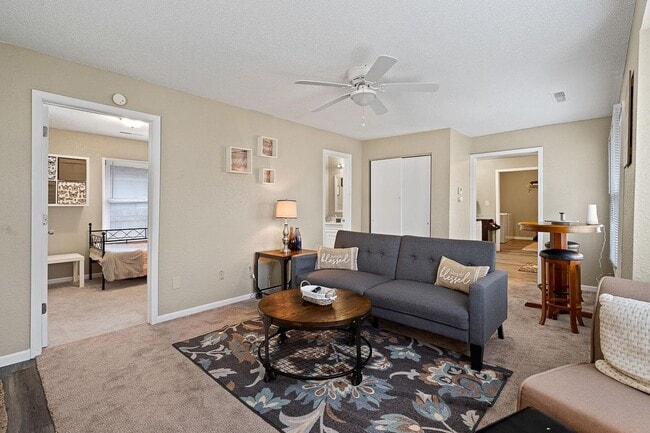 Primary Photo - Charming 3 Bedroom Home Near Columbia College