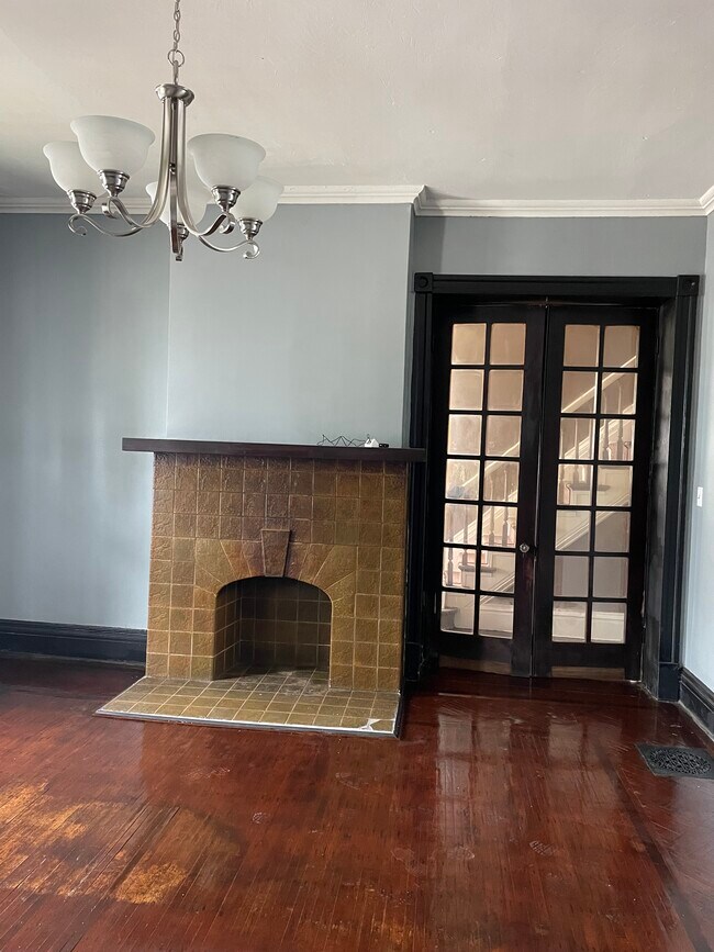 Building Photo - 315 S Penn St