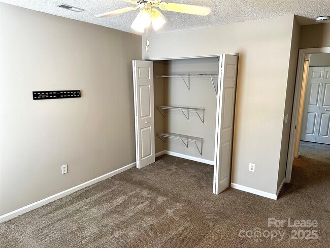 Building Photo - 8708 Laurel Run Dr