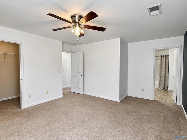 Building Photo - 126 Sedgewick Dr