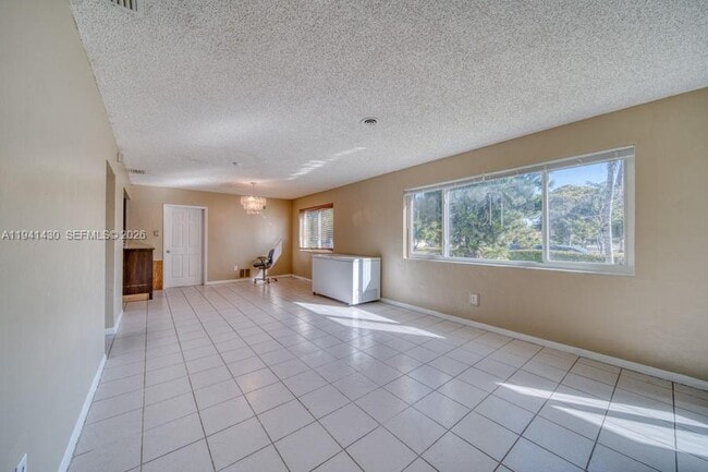 Building Photo - 12220 NE Miami Pl