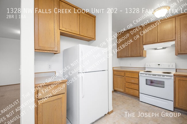 Building Photo - 1328 NW Falls Creek Loop