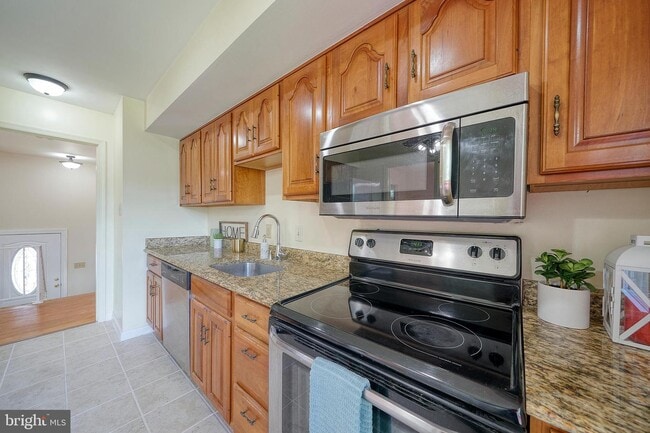 Building Photo - 9516 Bonair Dr