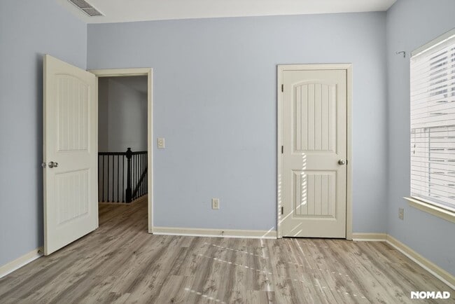 Building Photo - 1041 Sonoma Dr SW