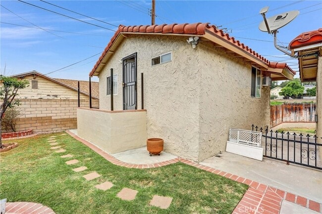 Building Photo - 3515 S Forecastle Ave