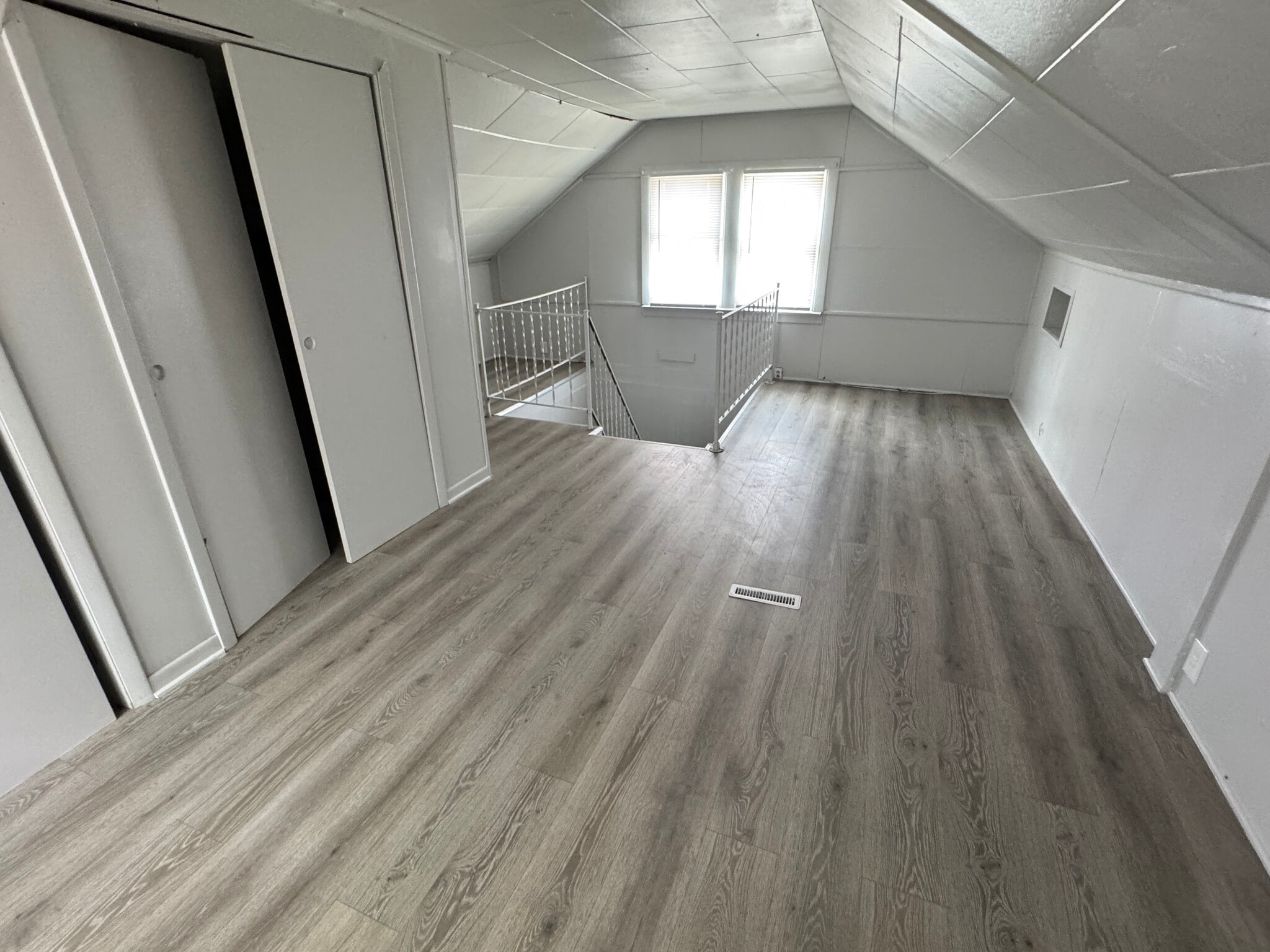 Building Photo - 3425 N California Ave