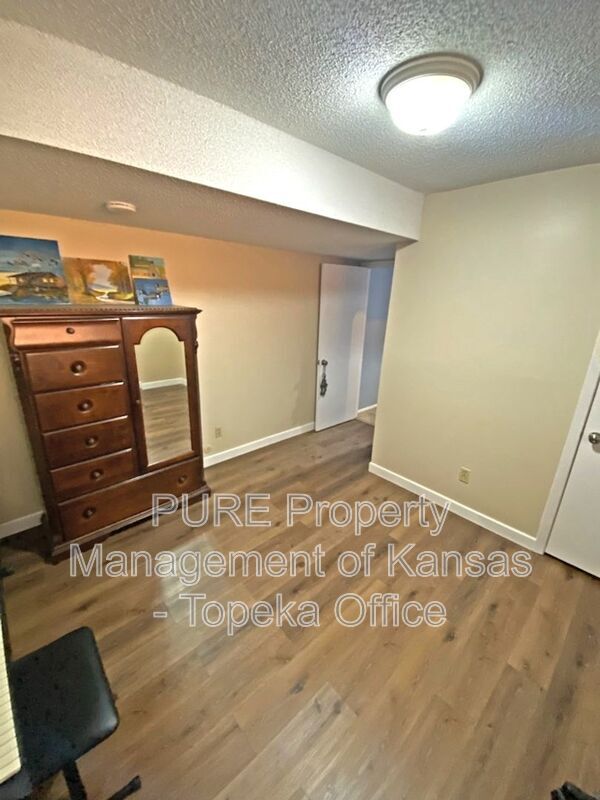 Building Photo - 10903 Gillette St