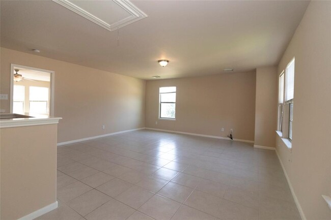 Building Photo - 2202 Crossmill Ln