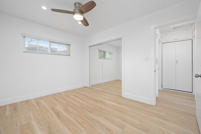 Building Photo - 520 Poinsettia Ave
