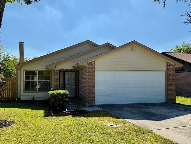 Building Photo - 7535 Roaring Springs Dr