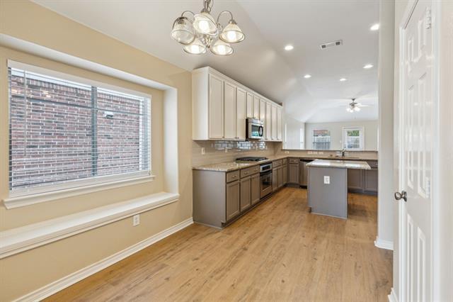 Building Photo - 9405 Fenway Dr