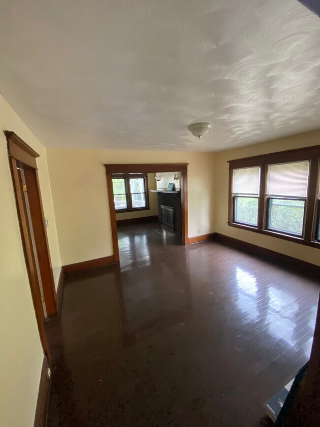 Building Photo - 120 Orange St