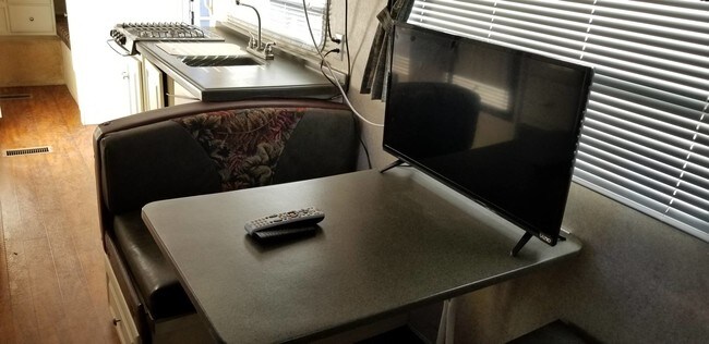 Building Photo - 6618 Topper Run