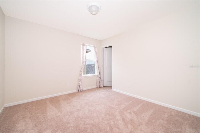 Building Photo - 1941 Summer Serenity Dr