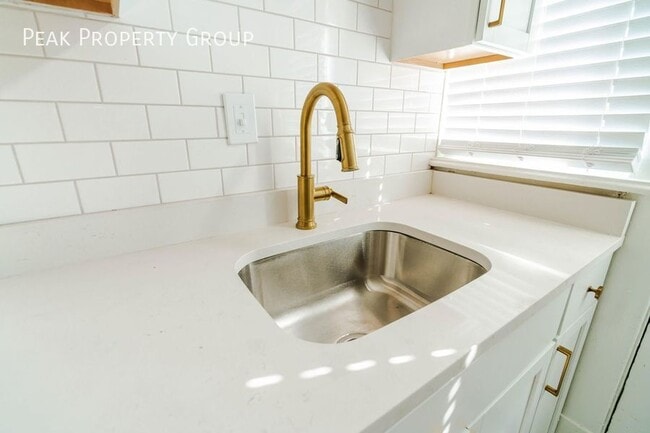 Building Photo - 1120 Harrison Ave