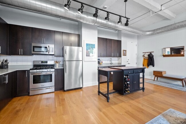 Building Photo - 325 Palisade Ave