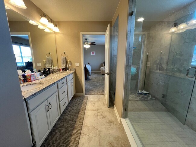 Building Photo - Beautiful Home in South Fort Collins