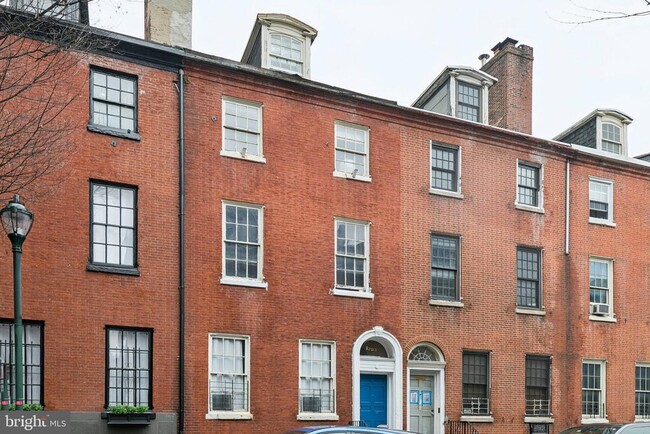 Building Photo - 1225 Spruce St