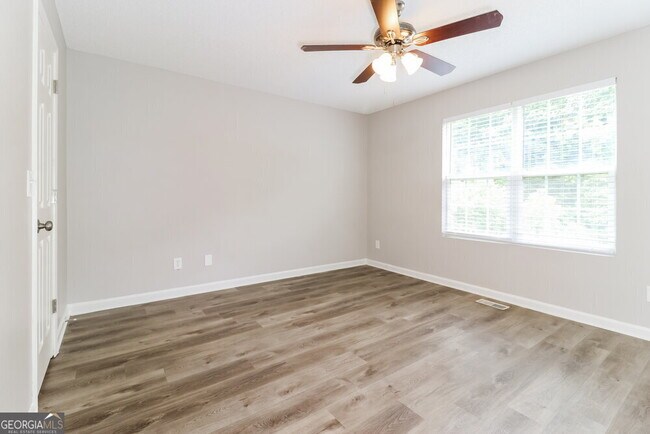 Building Photo - 205 Ashland Manor Dr