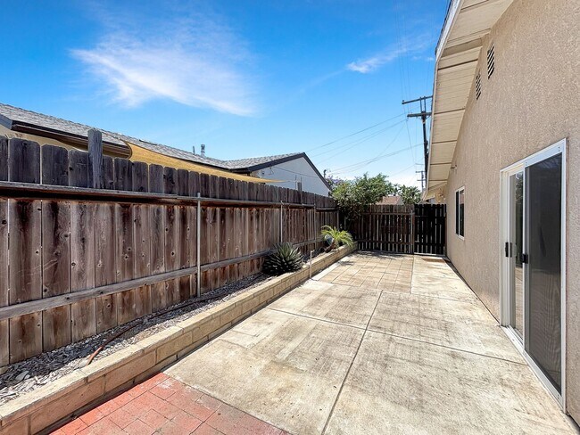 Building Photo - Beautiful 4BD/3BA House in Clairemont W/ A...