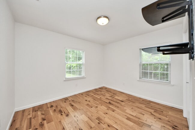 Building Photo - 5118 Ditmas Ln