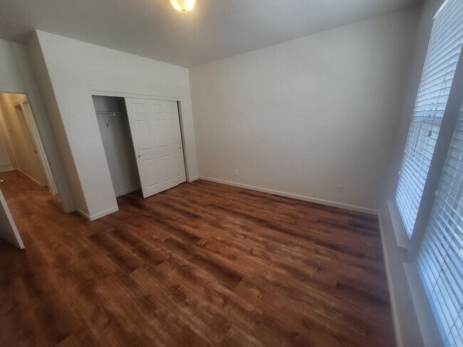 Building Photo - 1267 Quail Run Dr