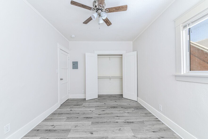 Building Photo - 736 Olive Ave