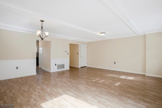 Building Photo - 180 Wildflower Ln