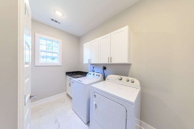 Building Photo - Live Minutes from Downtown, Germantown, Sylvan Park, the Nations & West End