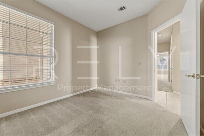 Building Photo - 280 Whispering Wind Dr