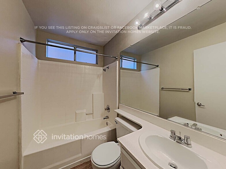 Building Photo - 16377 Lakeshore Dr