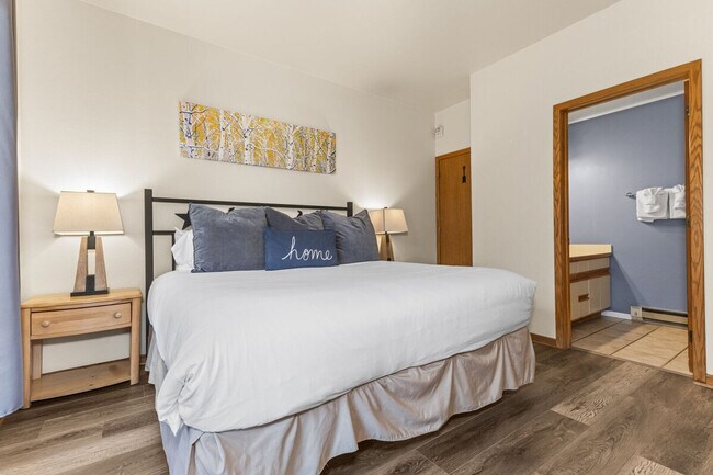 Building Photo - 2200 Apres Ski Way