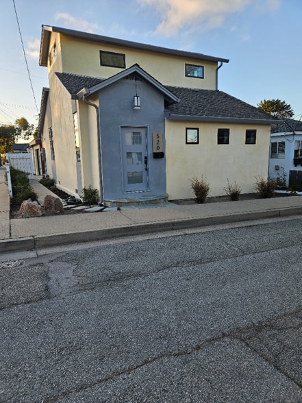 Building Photo - 520 10th St