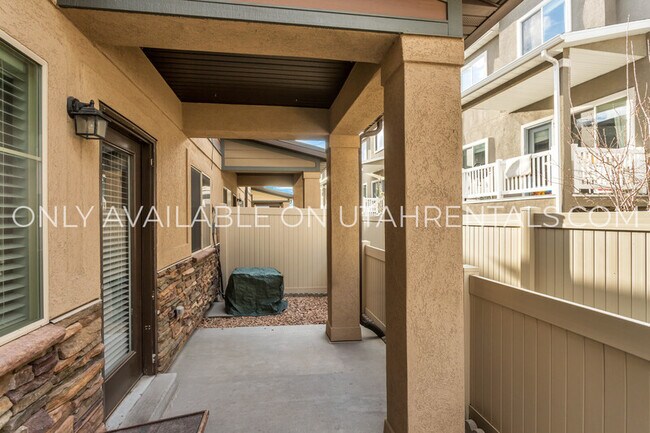 Building Photo - 1828 W 761 S